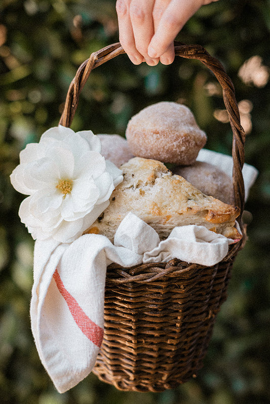 PASTRY BASKET